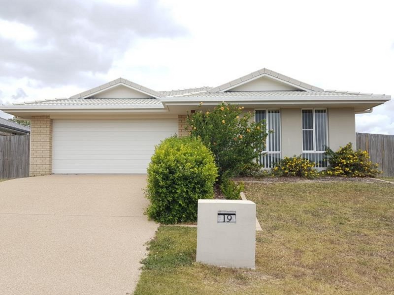 19 Kildare Crescent, Parkhurst QLD 4702
